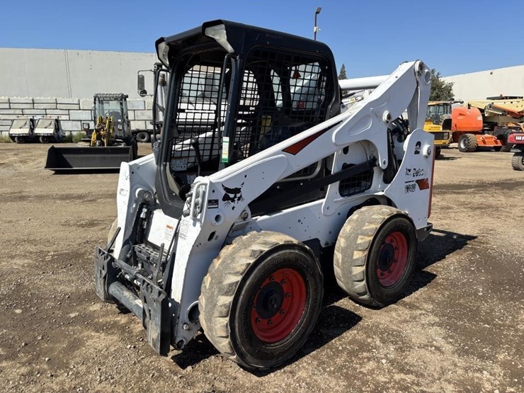 2021-bobcat-s740-image-1