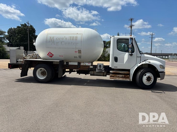 2006-freightliner-business-class-(dr12083)-image-15