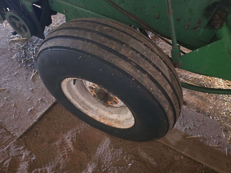 john-deere-336-image-28
