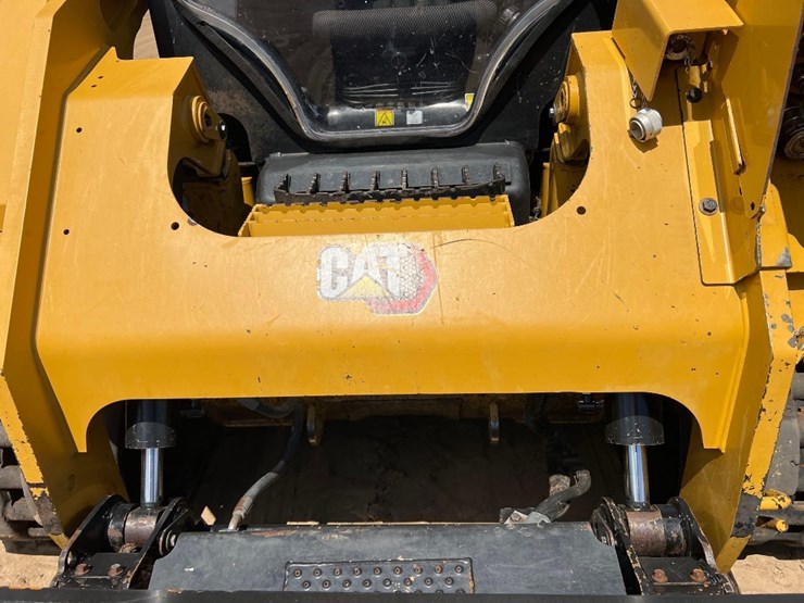 2022-caterpillar-279d3-image-10