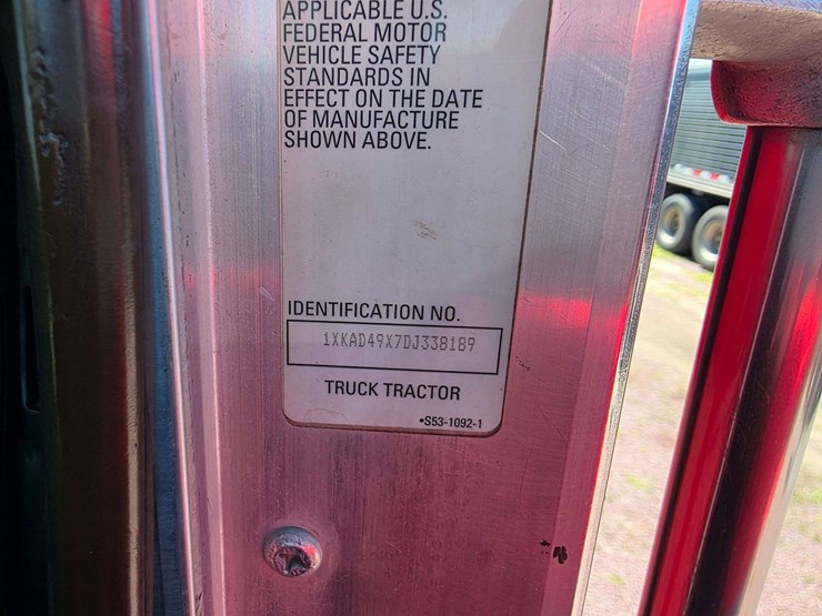 2013-kenworth-t660-image-27