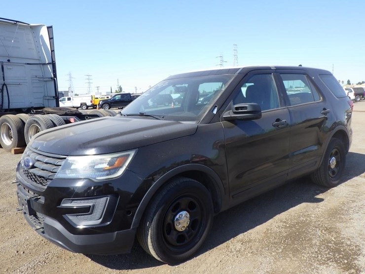 2017-ford-explorer-image-1