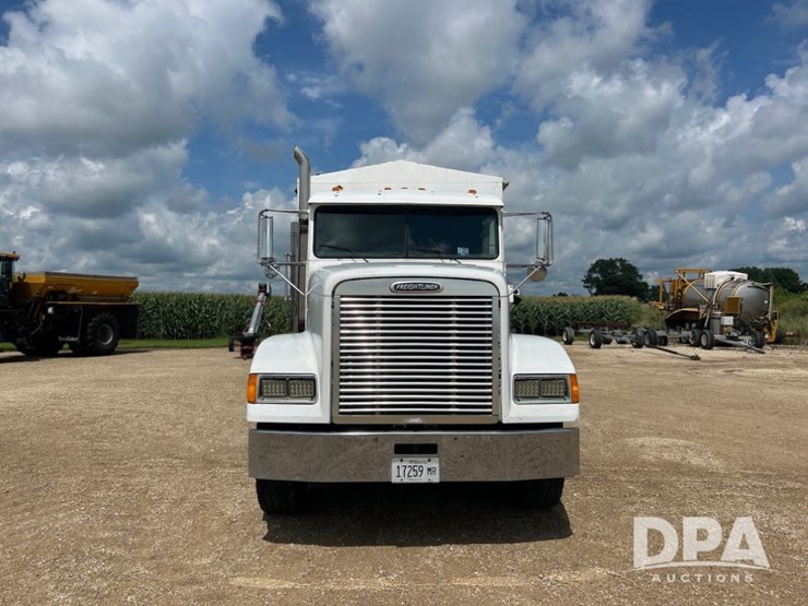2000-freightliner-dry-tender-truck-(mn1096,-unit-369)-image-2