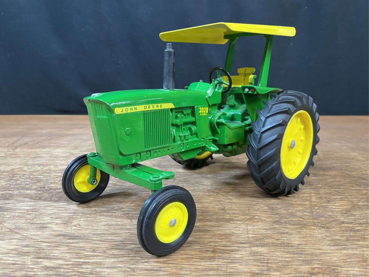 1/16-john-deere-3020-ertl-image-1