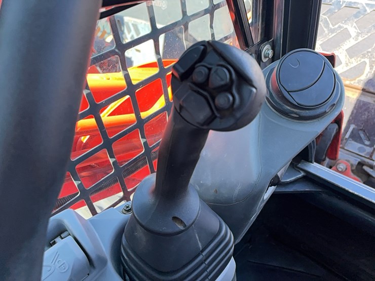 2021-kubota-svl97-2-image-23