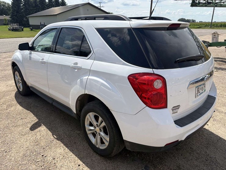 2010-chevy-equinox-lt-awd,-2.4l-ecotec,-4-door,-225/65r17-on-alloy-wheels,-cloth,-power-drivers-seat-image-9