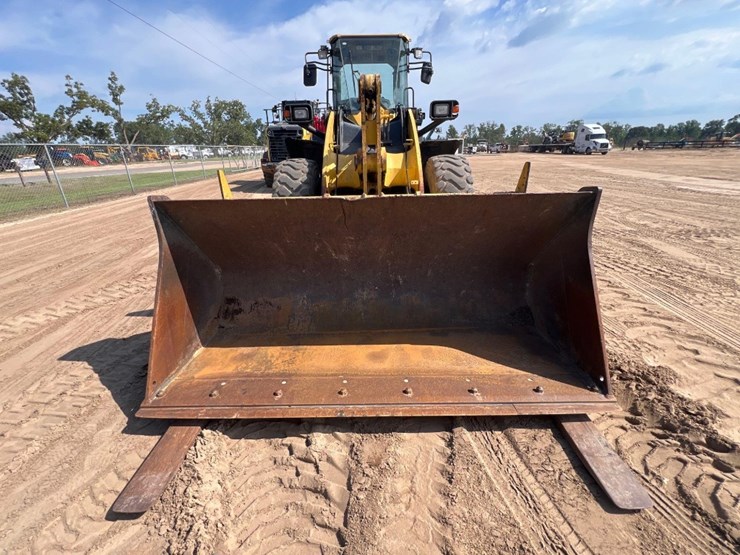 2019-komatsu-wa320-8-image-7