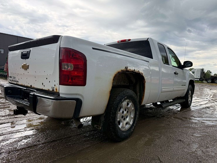 2011-chevrolet-1500-image-7