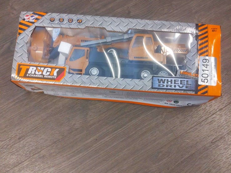 unused-remote-controlled-crane-image-1