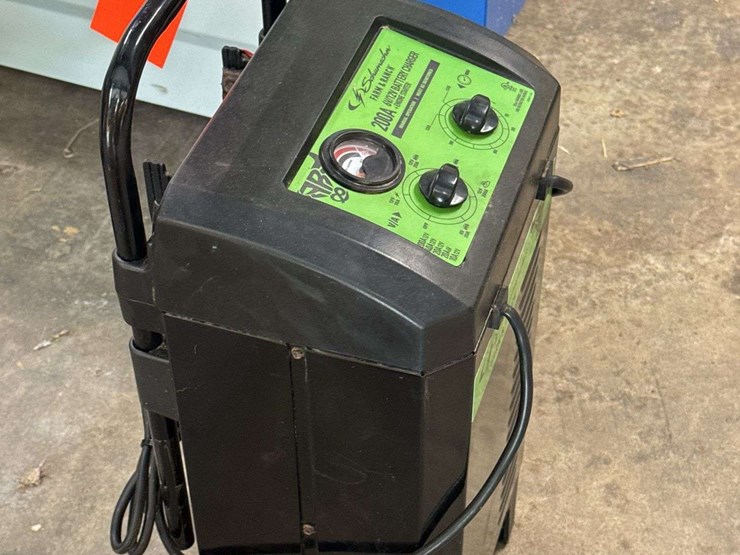 schumacher-battery-charger-image-2
