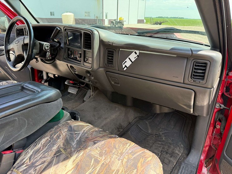 2004-chevrolet-2500hd-image-53