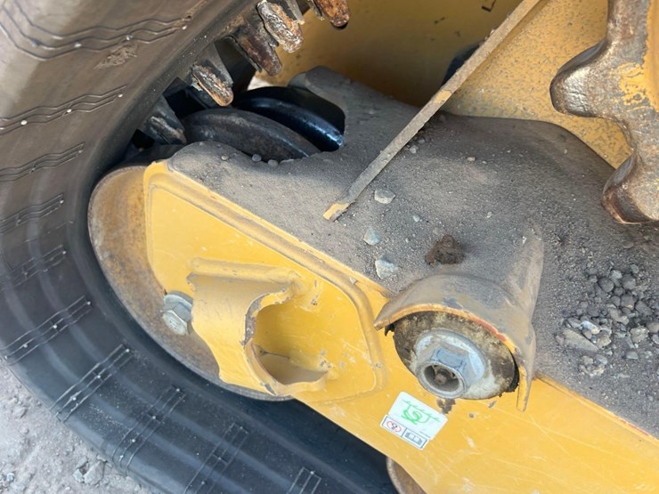 2024-caterpillar-255-skid-steer-image-20