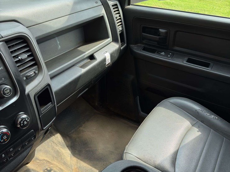 2017-dodge-ram-3500-image-15