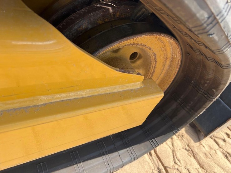 2024-caterpillar-255-skid-steer-image-20