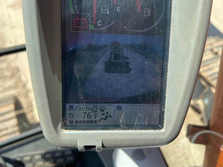 hitachi-zaxis-250lc-6n-excavator-image-38