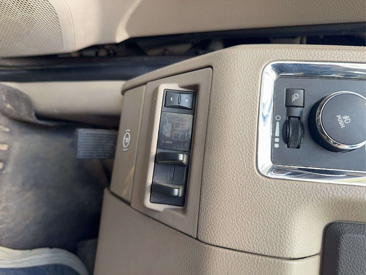 2010-dodge-3500-image-30