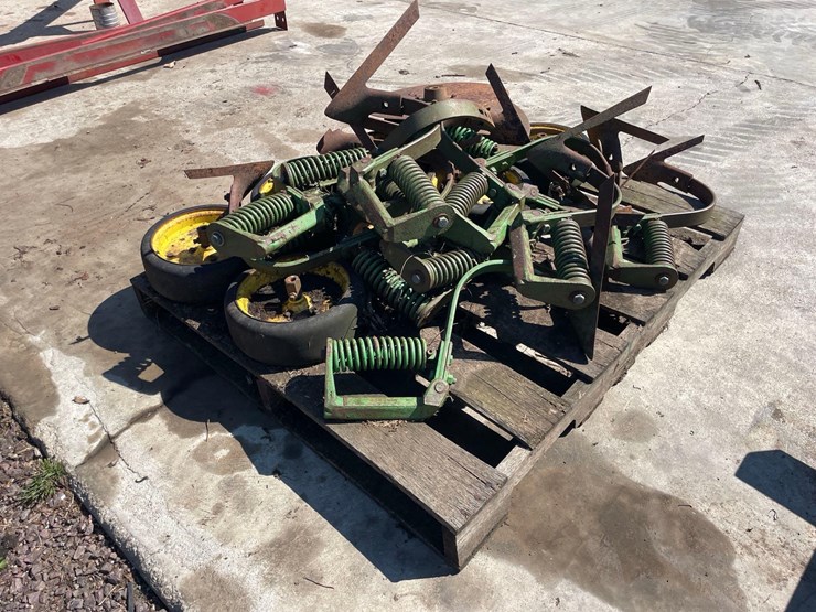 john-deere-row-crop-cultivator-parts-image-3