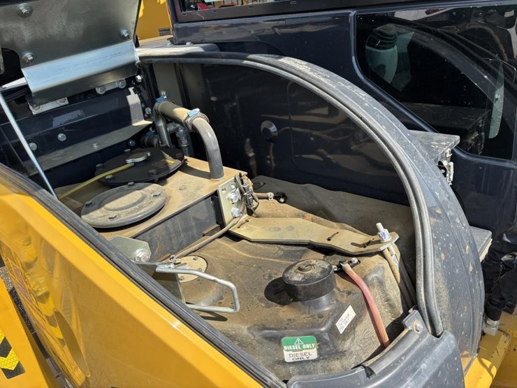 2023-deere-60g-image-41