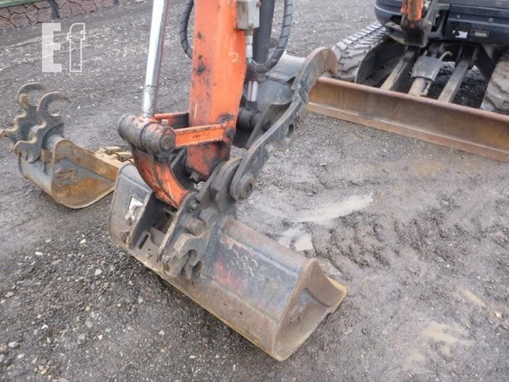 2016-kubota-u25-image-16