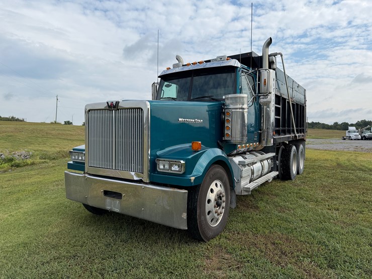 western-star-4900-image-1