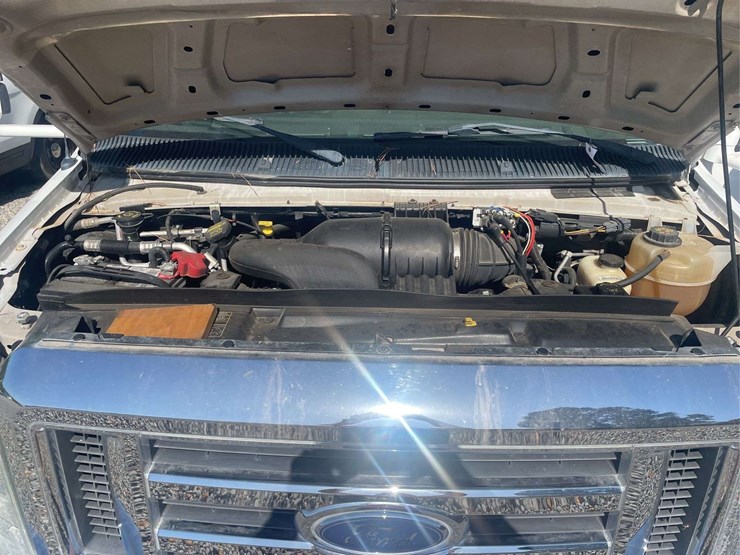2010-ford-e450-image-48