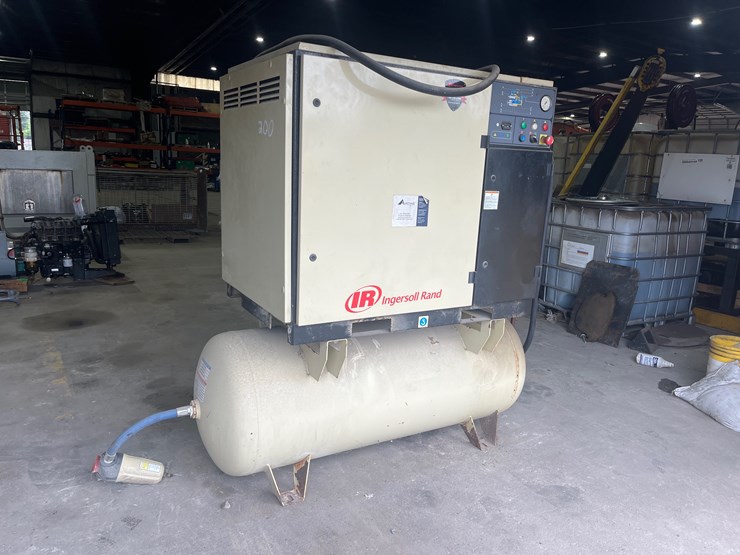 #200-•-ingersoll-rand-up6-30-125-12-compressor-image-1