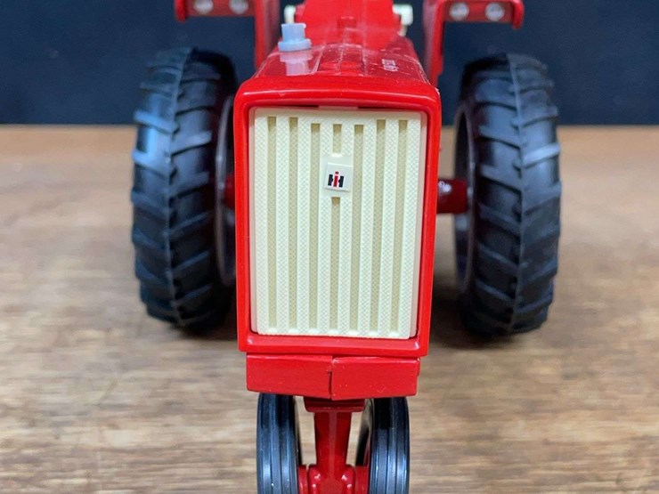 1/16-farmall-706-firestone-nib-ertl-image-8