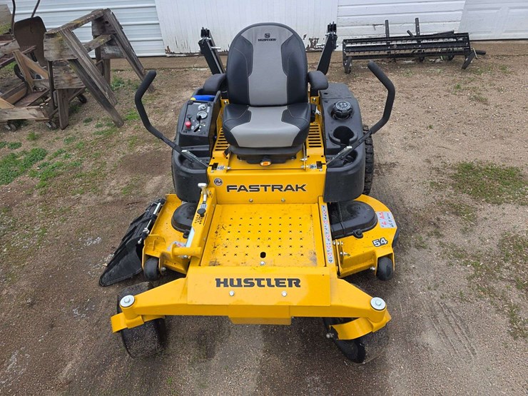 2021-hustler-fastrak-54-image-2
