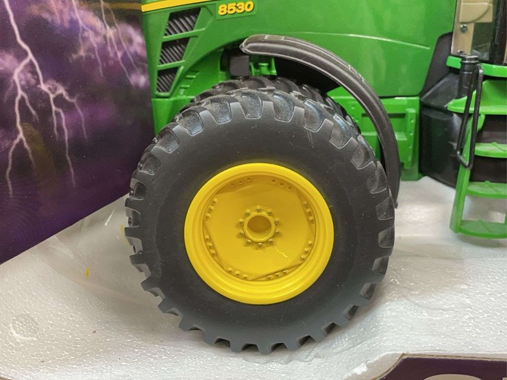 1/16-john-deere-8530-collector-nib-ertl-image-8