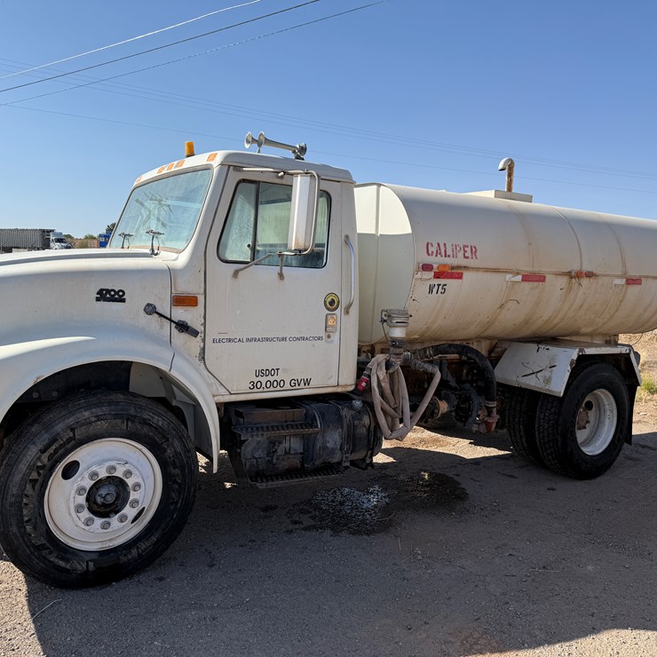 1996 INTERNATIONAL 4700