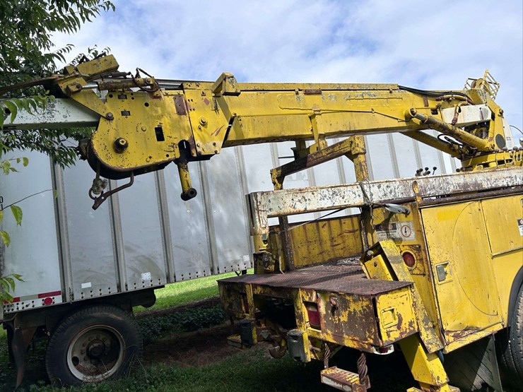 ford-7000-image-6