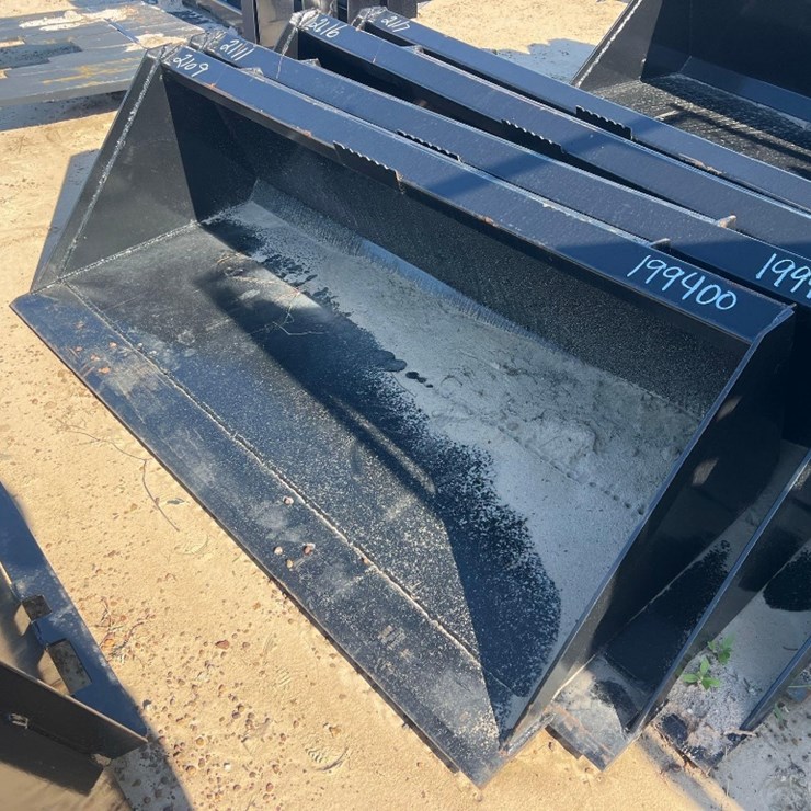 UNUSED SWICT 66" QUICK ATTACH BUCKET