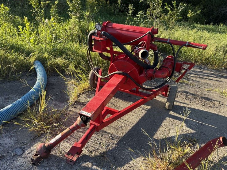 van-dale-liquid-manure-pump,-hydraulic,-self-priming,-540-pto,-on-2-wheel-cart,-15’x6”-suction-hose,-image-2