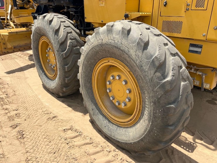2020-caterpillar-120-image-32