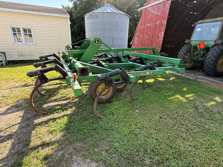 john-deere-680-image-3