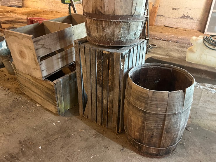 #3069-•-antique-barrels,-crates-and-pails-image-2