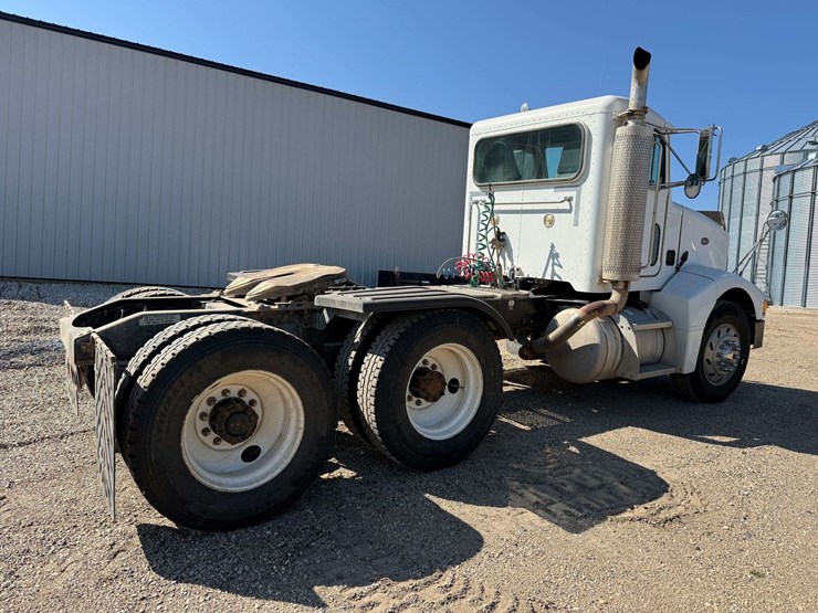 1997-peterbilt-385-image-7