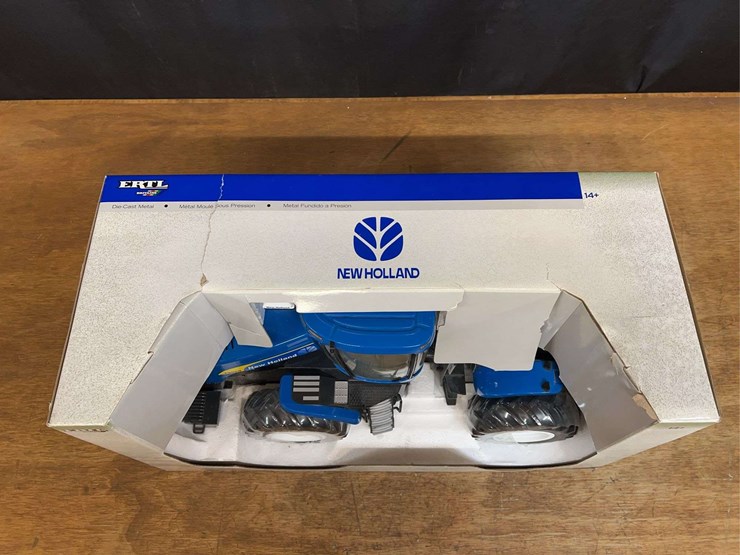 1/16-new-holland-t9060-dealer-edition-nib-ertl-image-5
