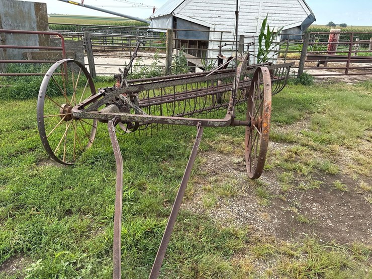 massey-harris-steel-wheel-side-rake-image-2