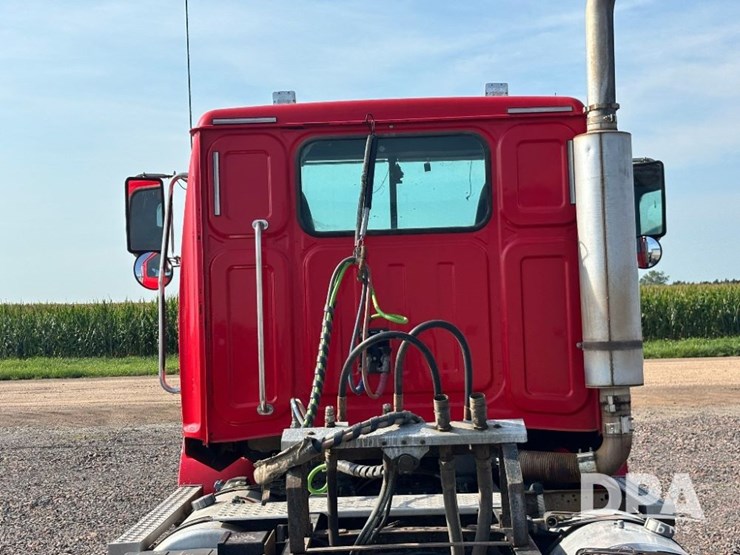 2017-western-star-w4700sb-day-cab-truck-(gp11326,-unit-81)-image-47