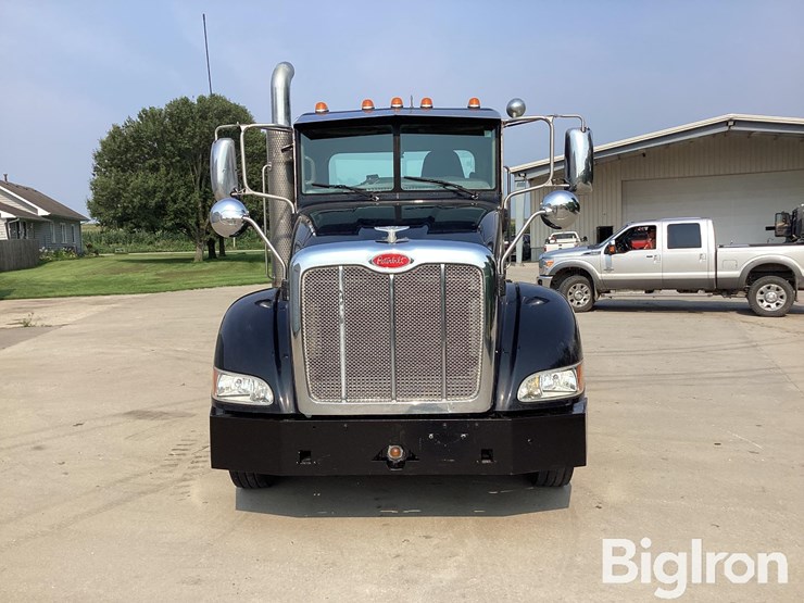 2010-peterbilt-384-image-2