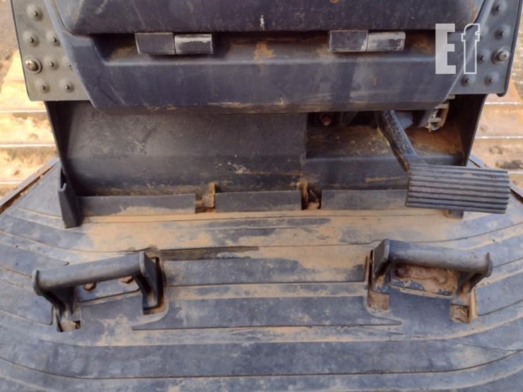 deere-650k-xlt-image-8