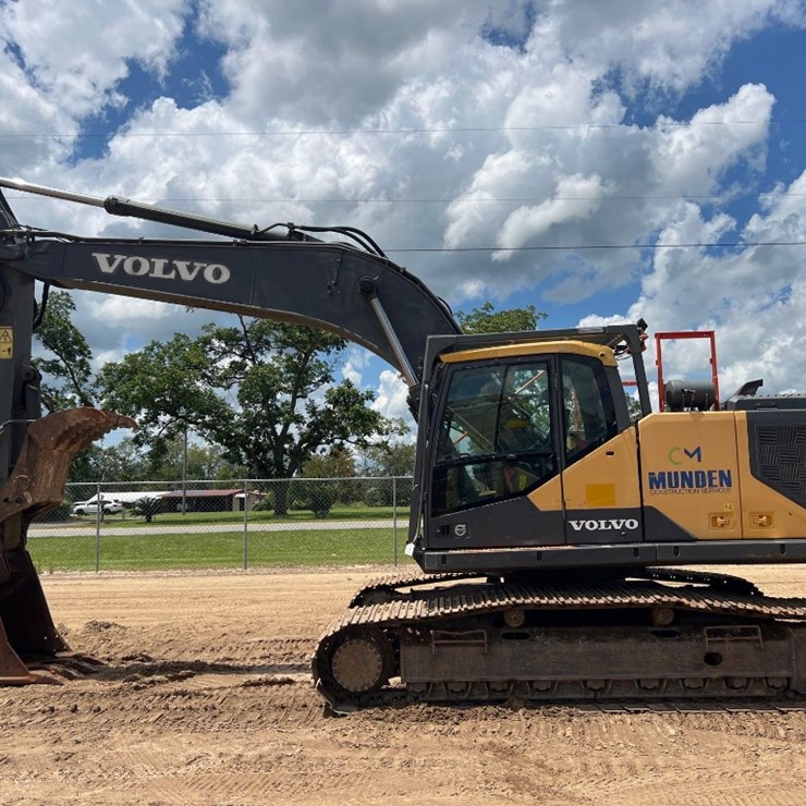 2017 VOLVO EC250EL