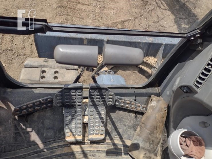 2019-deere-135g-image-8