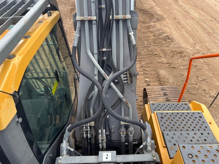 2017-volvo-ec250el-image-34