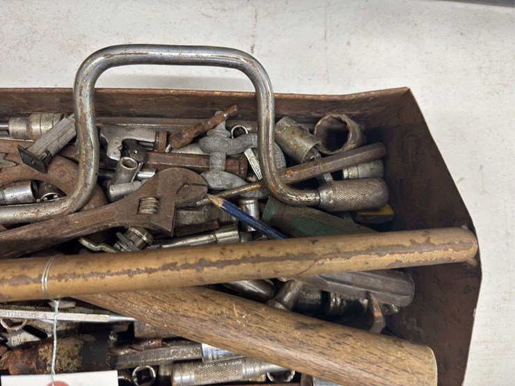 metal-tool-tray-with-tools-image-3