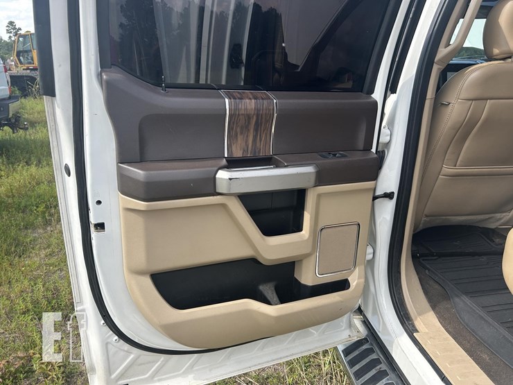 2020-ford-f150-image-21