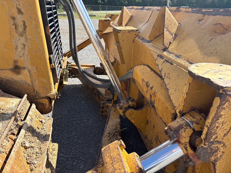 2010-caterpillar-d6t-xl-image-10