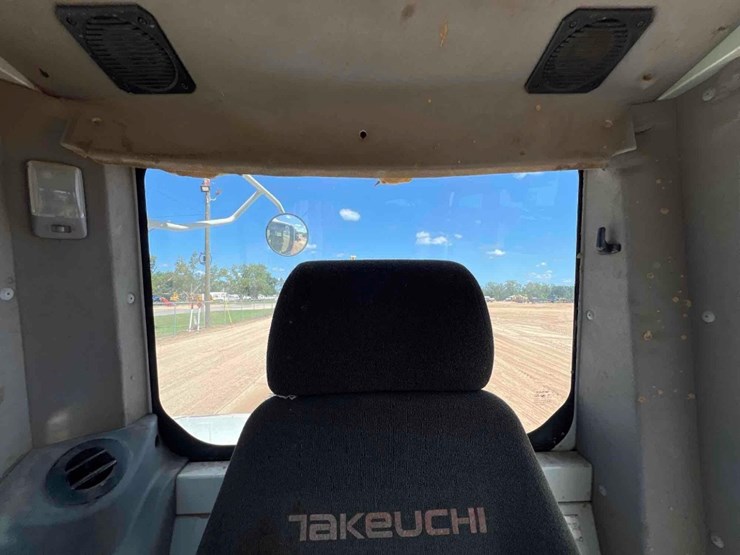 2018-takeuchi-tb290-image-38