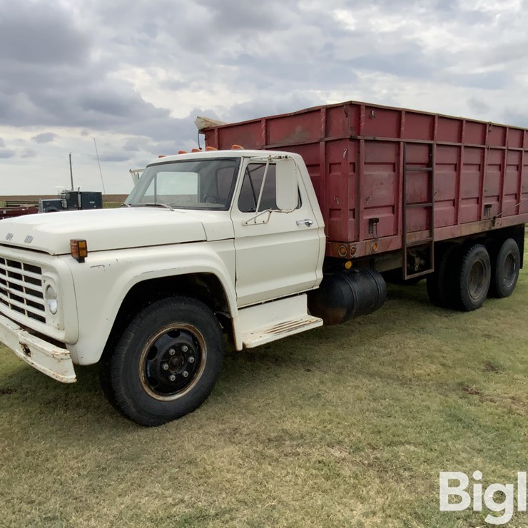1974 FORD F700